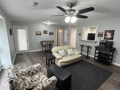 Main picture of 4925 Seven Pine Cir