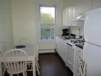 Main picture of 296 Pavonia Ave