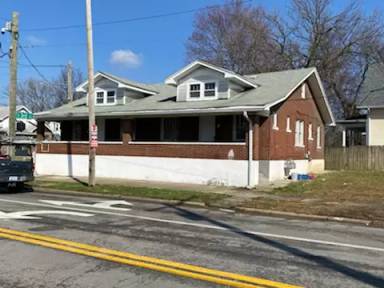 Main picture of 221 W Woodlawn Ave