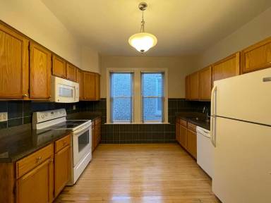 Main picture of 2234 W Augusta Blvd