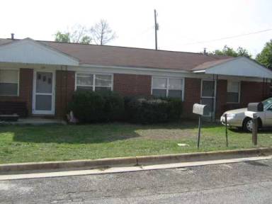 Main picture of 305 Peggy Ann Dr