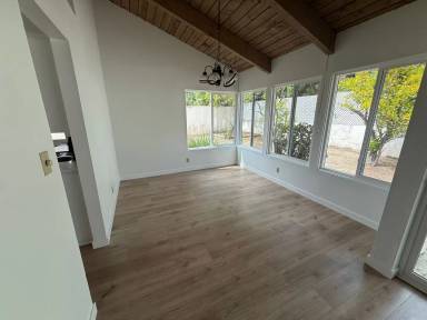 Main picture of 24625 Overlake Dr