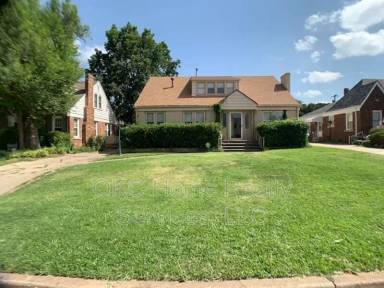 Main picture of 2128 NW 25th St