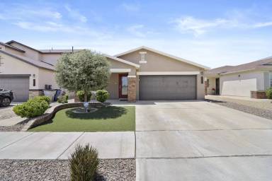Main picture of 3925 Desert Dunes Dr