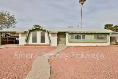 Main picture of 2918 W Madras Ln