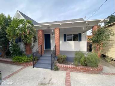 Main picture of 837 W 43rd Pl