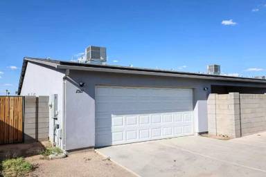 Main picture of 2527 E Broadway Rd
