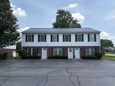 Main picture of 281 E Main St