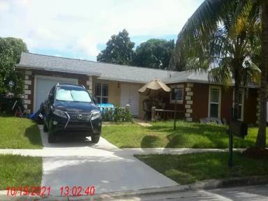 Main picture of 300 SW 62nd Ave