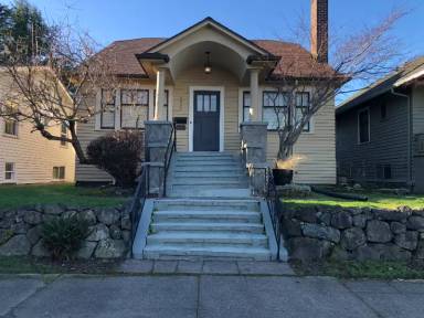 Main picture of 3007 16th Ave S