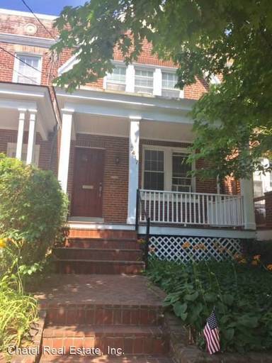 Main picture of 2417 Huidekoper Pl NW