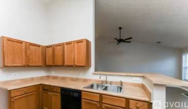Main picture of 318 Crestworth Xing