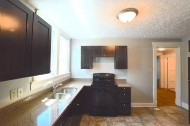 Main picture of 223 Hendricks Pl