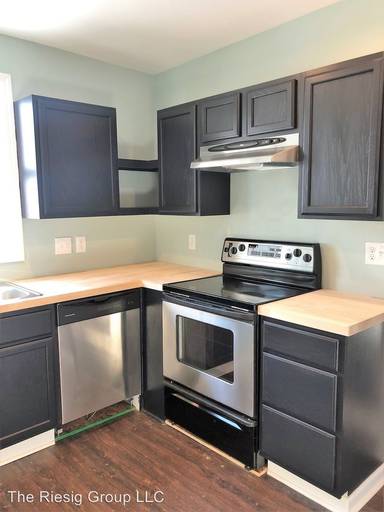 Main picture of 338 E Second St