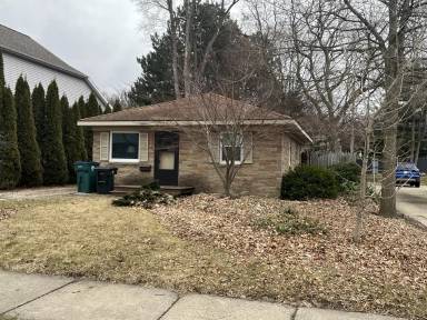 Main picture of 630 Lexington Ave