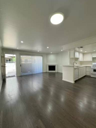 Main picture of 13002 Riverside Dr