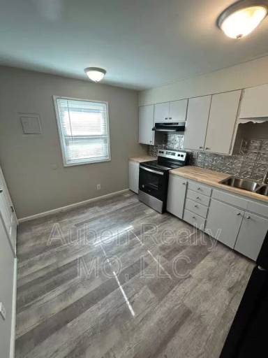 Main picture of 1616 Washington Ave