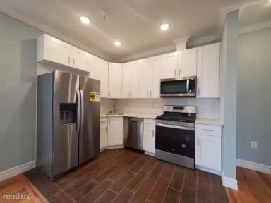 Main picture of 373 Danforth Ave