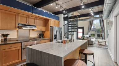Main picture of 542 Ralph McGill Blvd NE