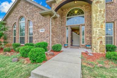 Main picture of 1004 Lincoln Dr