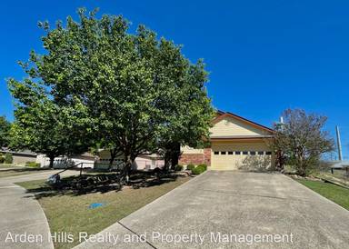 Main picture of 458 Vicksburg Ave
