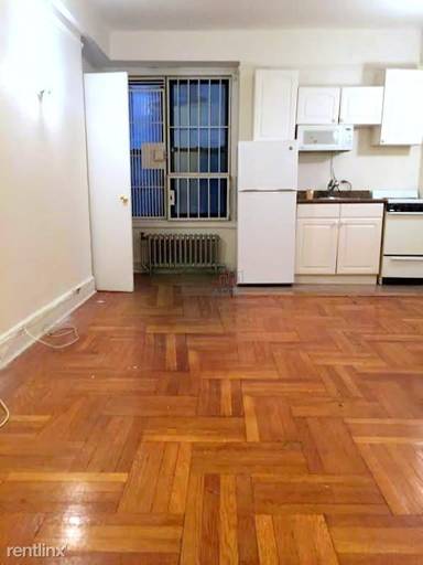 Main picture of 527 3rd Ave
