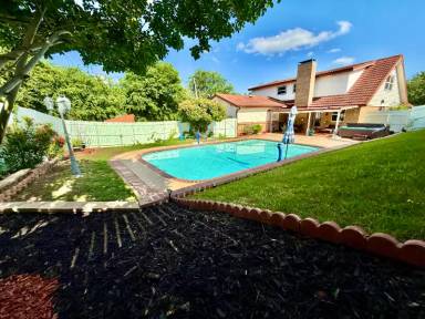 Main picture of 2309 Kings Country Dr