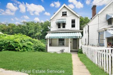 Main picture of 1312 Chartiers Ave