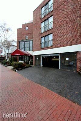 Main picture of 21 Elm St