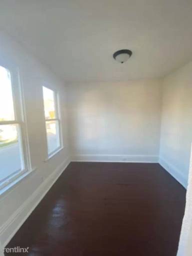 Main picture of 139 W 4th St