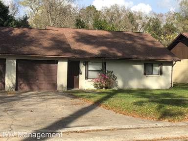 Main picture of 703 SE 28th Pl