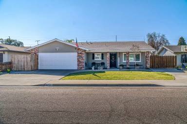 Main picture of 31 3rd Ave