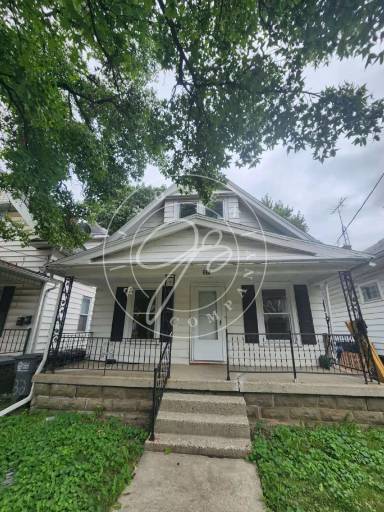 Main picture of 231 E Pearl St