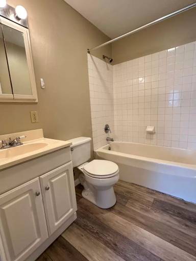 Main picture of 800 Westwood Ct