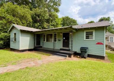 Main picture of 3551 W College St