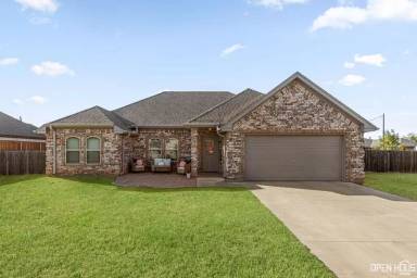 Main picture of 306 Driftwood Ln