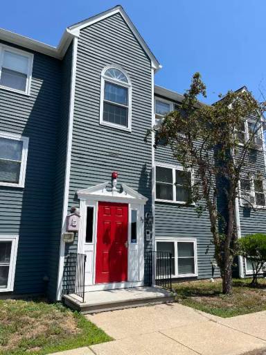 Main picture of 35 School St