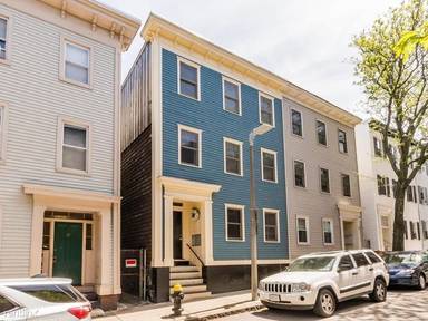 Main picture of 23 Mystic St