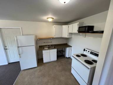 Main picture of 204 2nd St SE