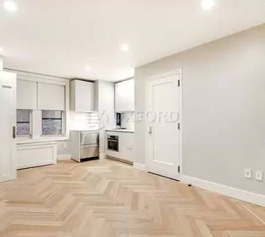 Main picture of 225 W 23rd St Apartments