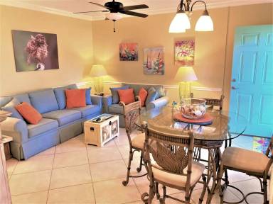 Main picture of 130 N Collier Blvd