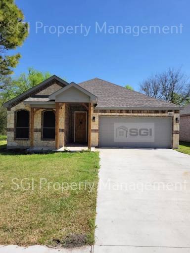 Main picture of 303 Dixon St