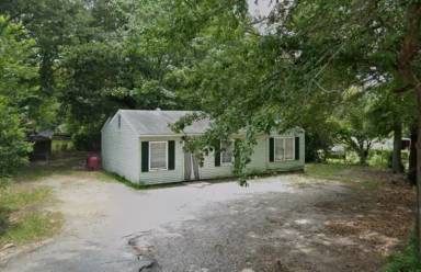 Main picture of 5700 Sterling Pl