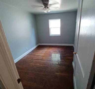 Main picture of 1210 E Broad St