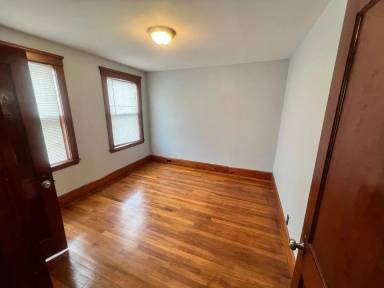 Main picture of 65 Saxton St