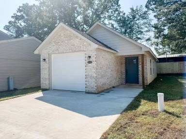 Main picture of 124 Willow Branch Dr
