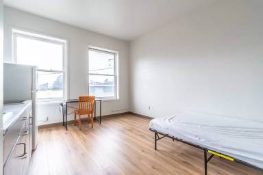 Main picture of 3803 S Edmunds St