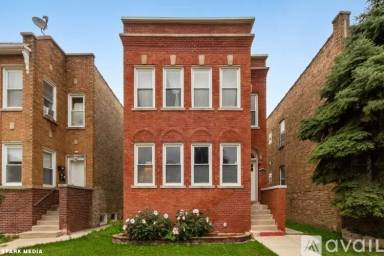 Main picture of 1621 N McVicker Ave
