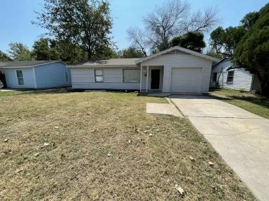 Main picture of 720 Emberwood Dr