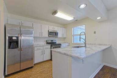 Main picture of 100 Castilian Dr